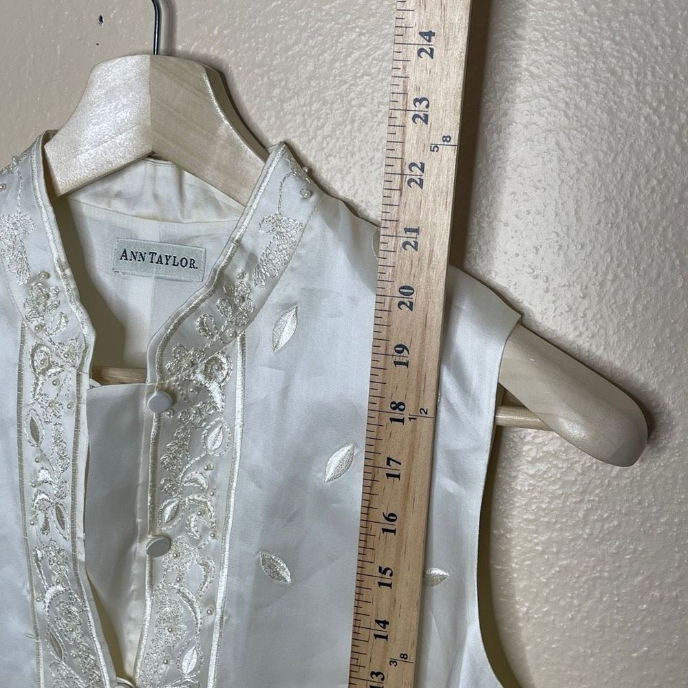vintage embroidered 100% silk top - Picture 6 of 9